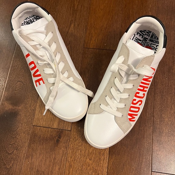 Love Moschino sneaker NWOT - Picture 1 of 3